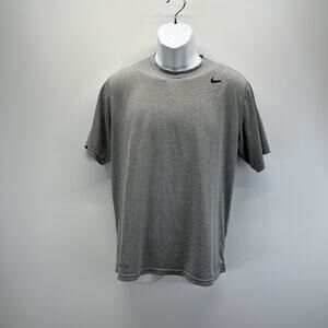 Nike Dri-Fit T-Shirt - Short Sleeve Athletic Tee - Mens M